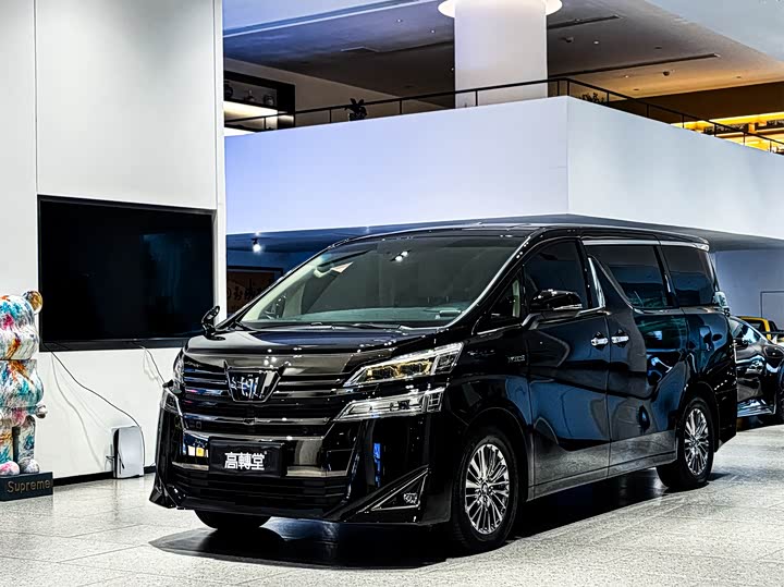 Фото 1 - Toyota Vellfire
