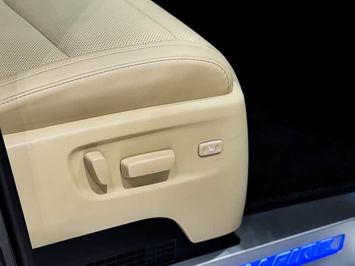 Фото 15 - Toyota Vellfire