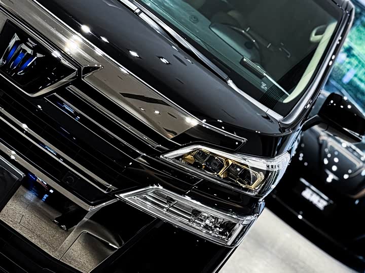 Фото 3 - Toyota Vellfire