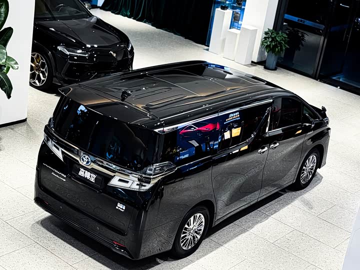 Фото 4 - Toyota Vellfire
