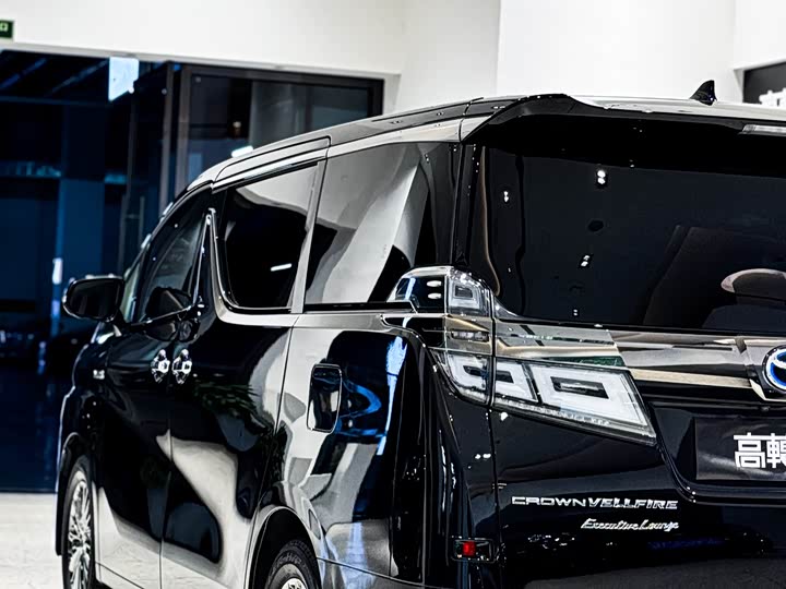 Фото 5 - Toyota Vellfire