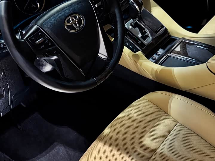 Фото 9 - Toyota Vellfire