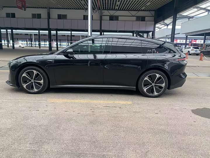 Фото 14 - Nio ET5T