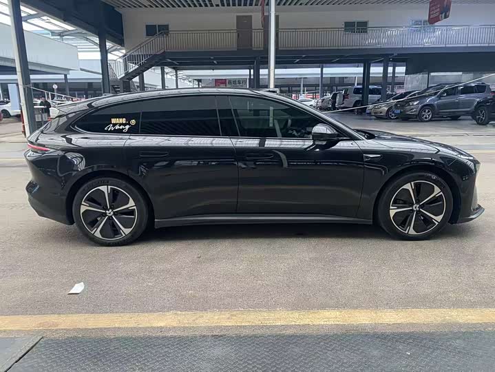 Фото 9 - Nio ET5T