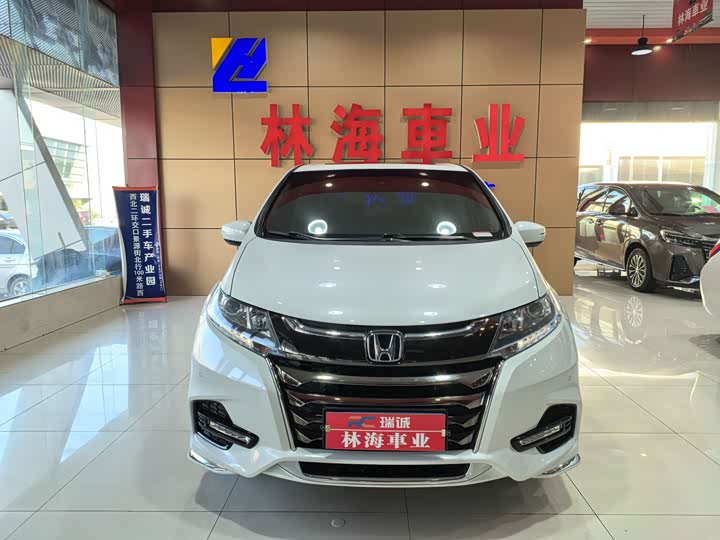 Фото 1 - Honda Odyssey