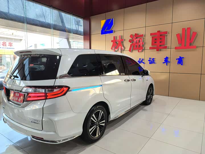 Фото 17 - Honda Odyssey