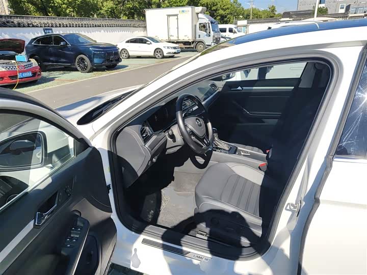 Фото 16 - Volkswagen Lamando L