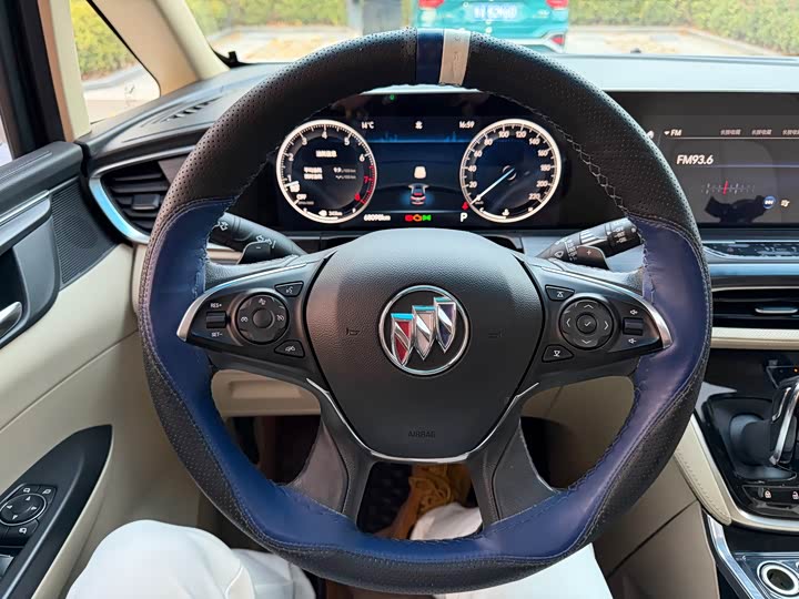 Фото 10 - Buick GL8 ES