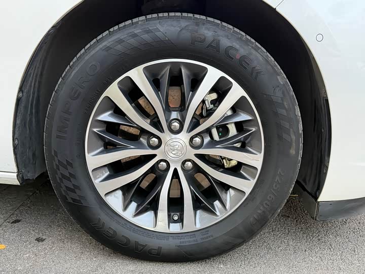 Фото 5 - Buick GL8 ES