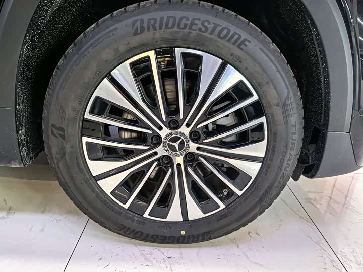 Фото 7 - Mercedes-Benz EQB