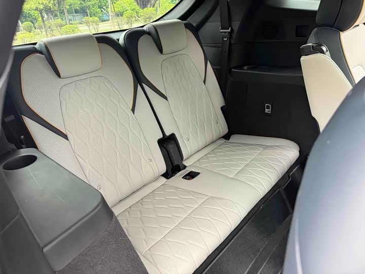 Фото 21 - BYD Tang Hybrid/EV