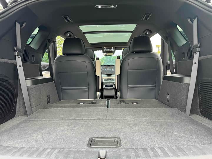 Фото 22 - BYD Tang Hybrid/EV