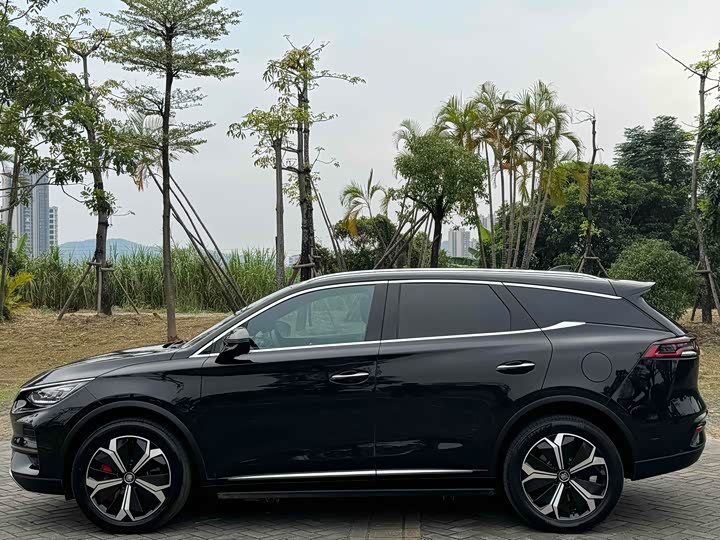 Фото 8 - BYD Tang Hybrid/EV