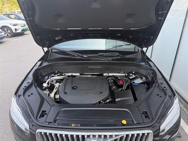 Фото 7 - Volvo XC90