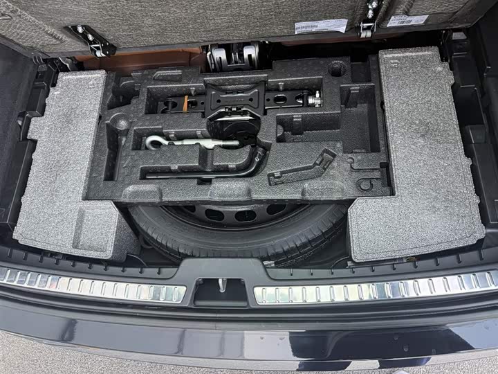 Фото 9 - Volvo XC90