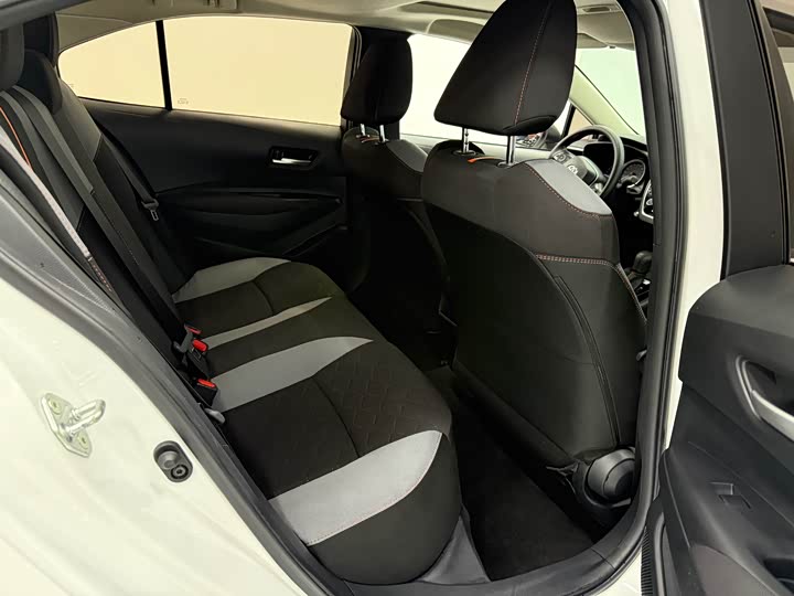 Фото 11 - Toyota Corolla