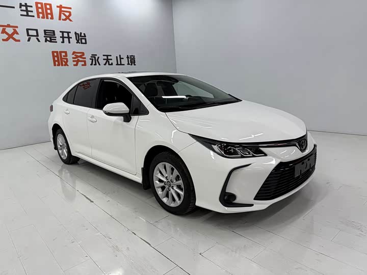 Фото 3 - Toyota Corolla