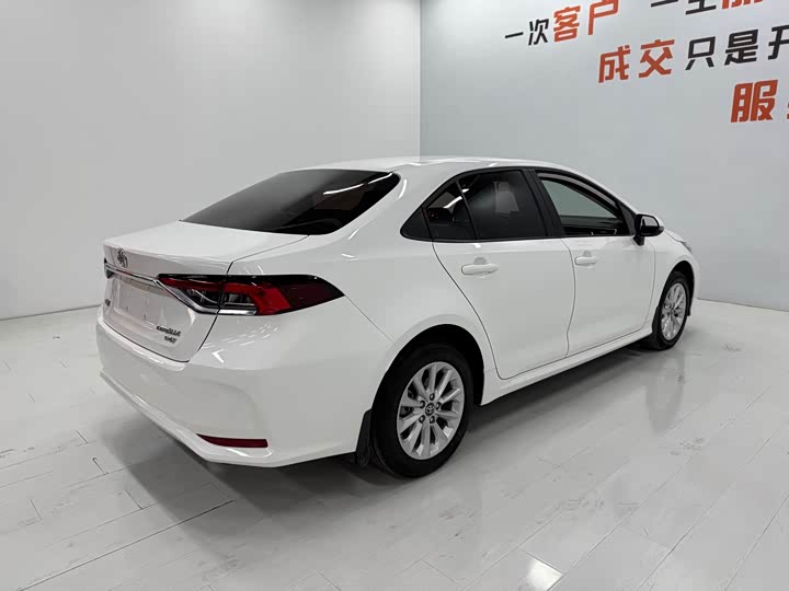 Фото 5 - Toyota Corolla