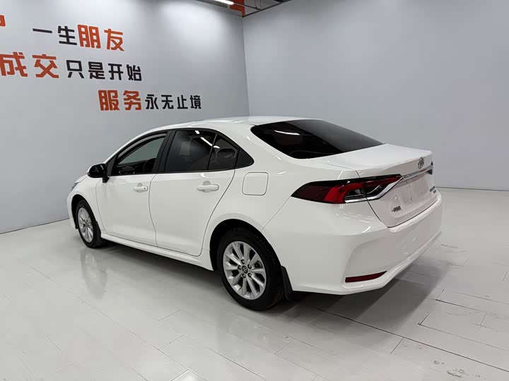 Фото 6 - Toyota Corolla