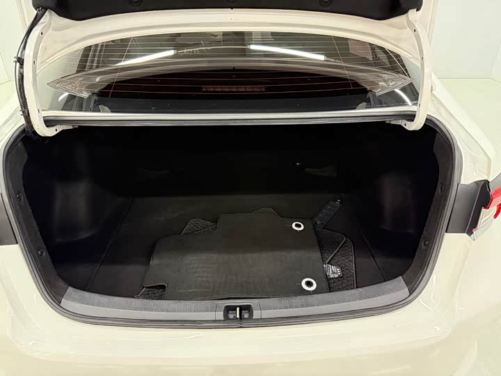 Фото 7 - Toyota Corolla