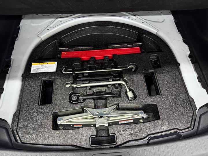 Фото 8 - Toyota Corolla