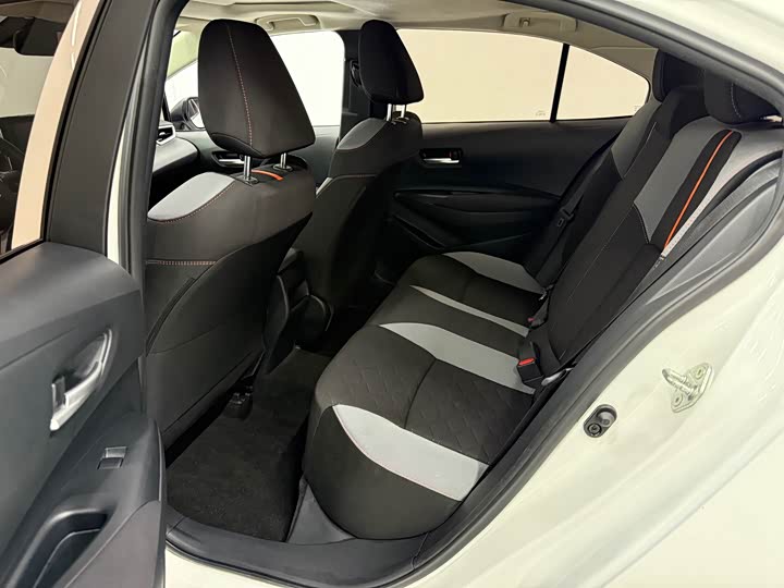 Фото 9 - Toyota Corolla