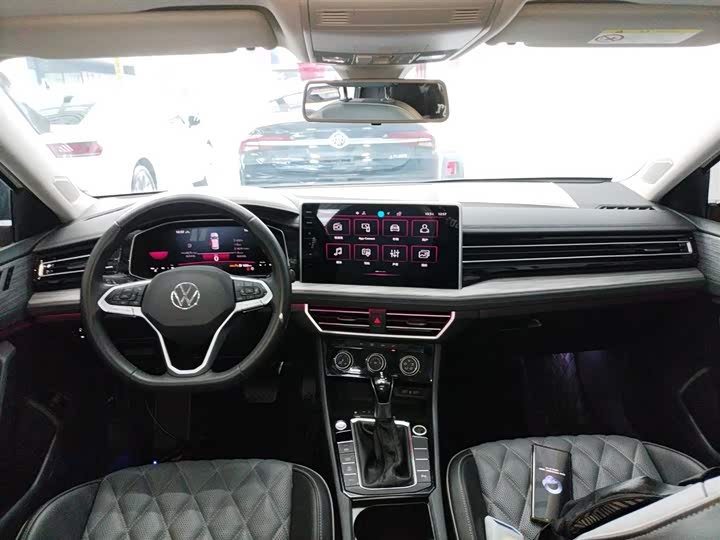 Фото 10 - Volkswagen Sagitar L