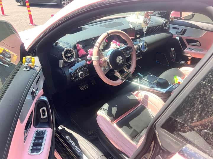 Фото 8 - Mercedes-Benz CLA-Class AMG