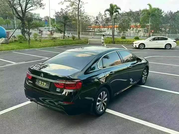 Фото 4 - Citroen C6