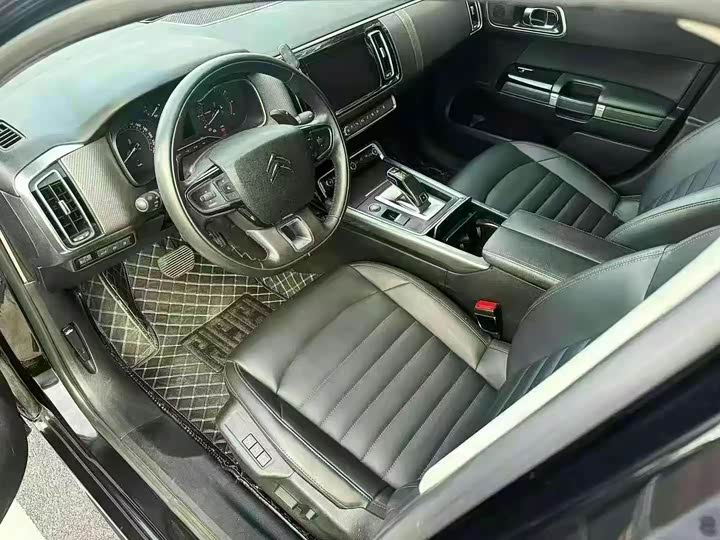 Фото 8 - Citroen C6