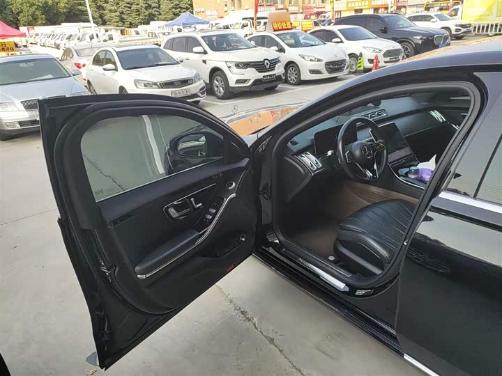 Фото 16 - Mercedes-Benz S-Class