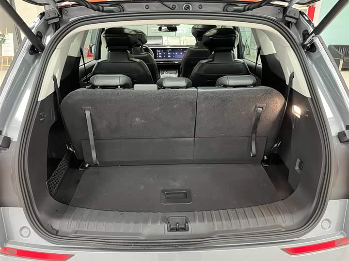 Фото 16 - Ford Edge