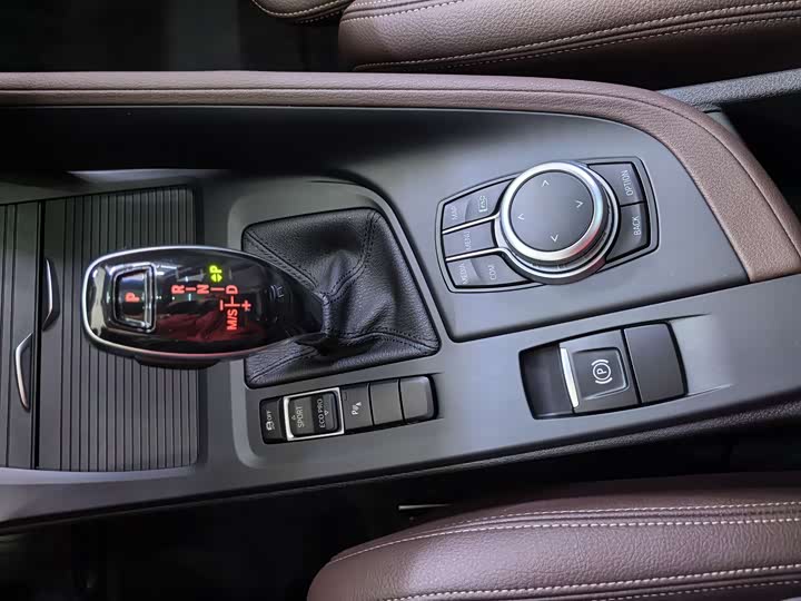 Фото 11 - BMW X1