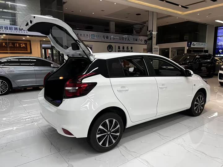 Фото 9 - Toyota Vios FS