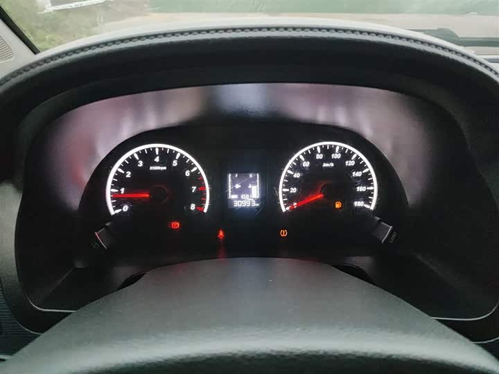 Фото 12 - Dongfeng Forthing Lingzhi M5