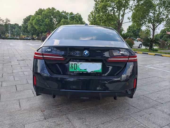 Фото 3 - BMW i5