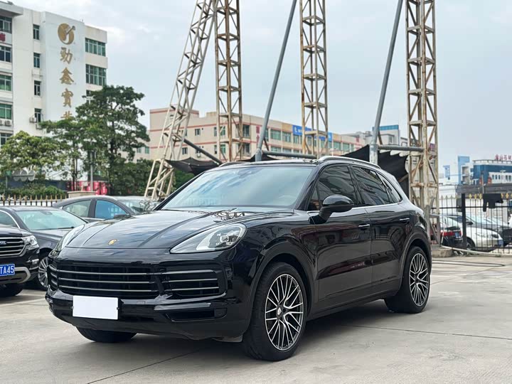 Фото 1 - Porsche Cayenne