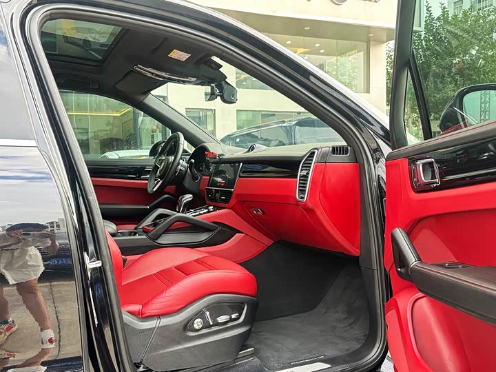 Фото 10 - Porsche Cayenne