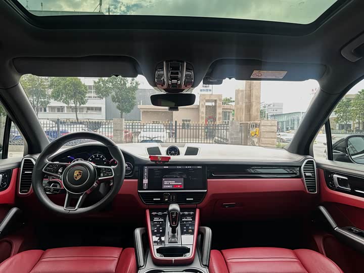 Фото 14 - Porsche Cayenne