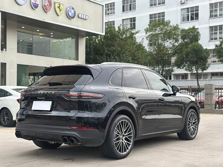 Фото 4 - Porsche Cayenne