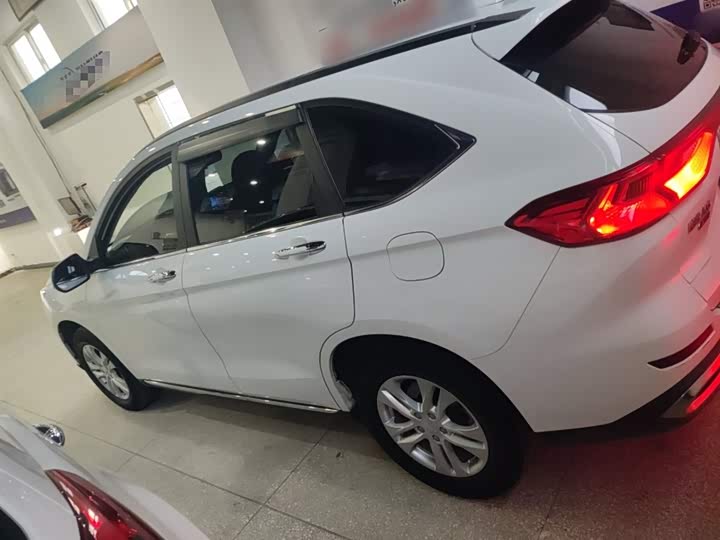 Фото 6 - Haval M6