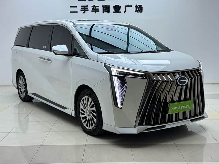 Фото 2 - GAC Trumpchi M8