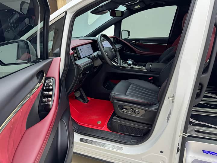 Фото 9 - GAC Trumpchi M8