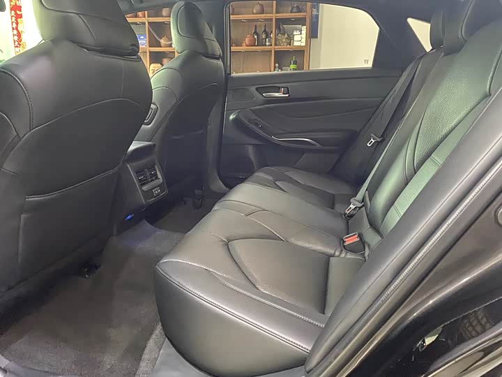 Фото 11 - Toyota Avalon