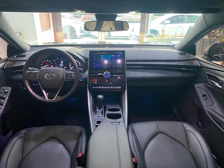 Фото 14 - Toyota Avalon