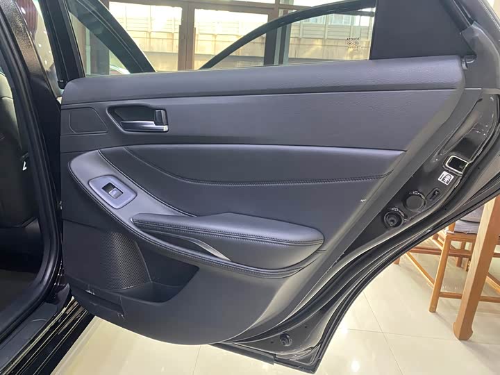 Фото 20 - Toyota Avalon