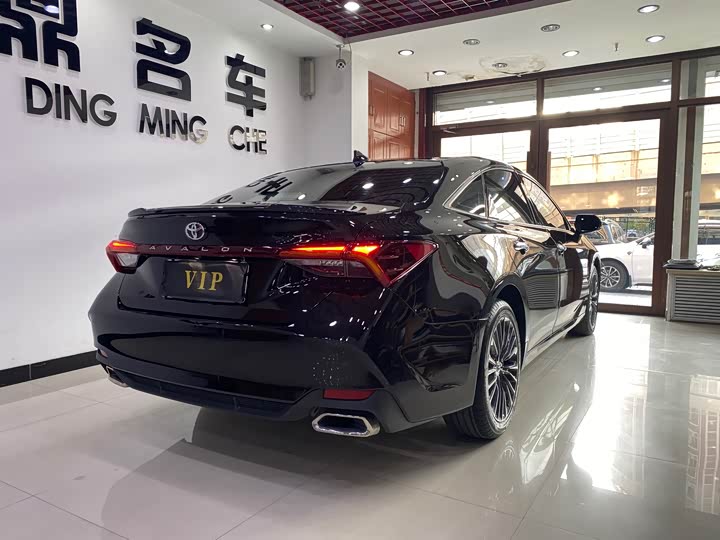 Фото 6 - Toyota Avalon