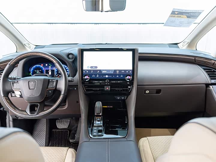 Фото 12 - Toyota Vellfire