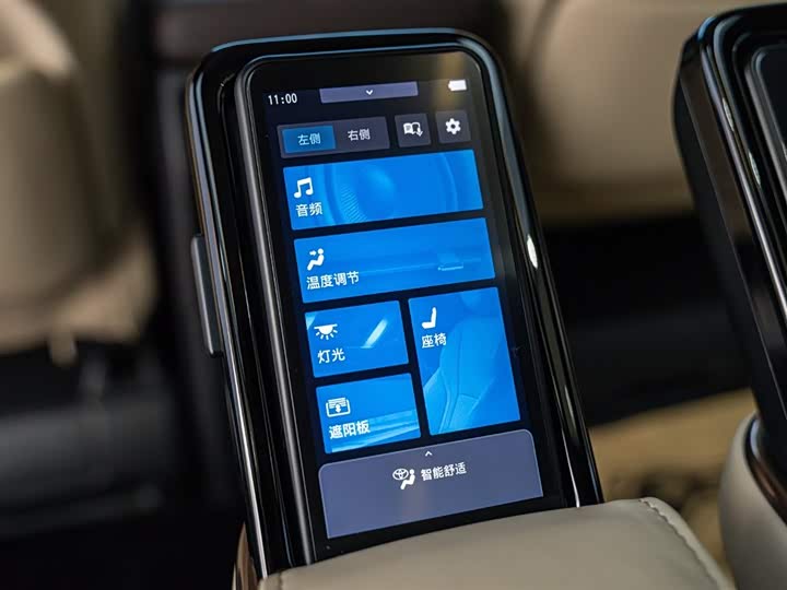 Фото 16 - Toyota Vellfire