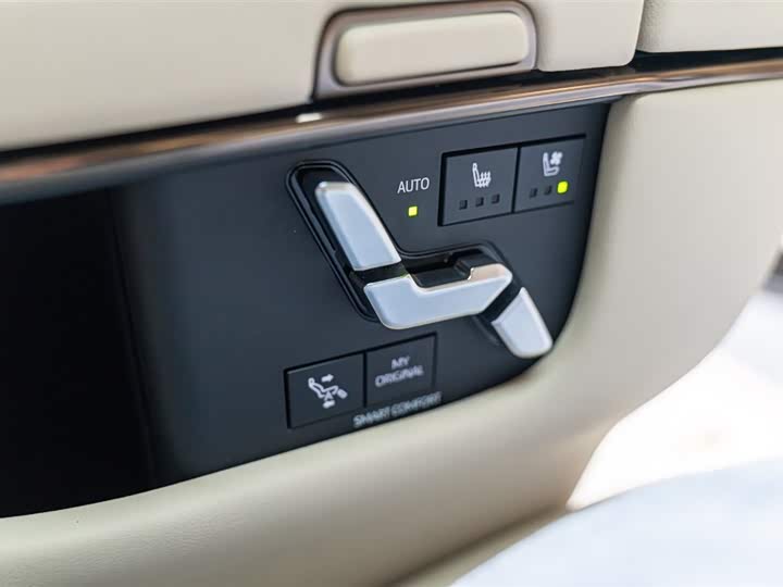 Фото 18 - Toyota Vellfire